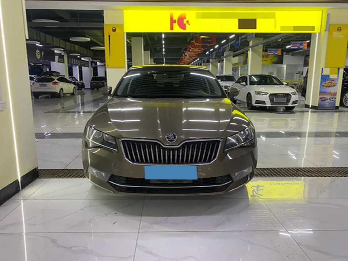 2018 Skoda Superb 1.8T 180HP L4 7DCT,autocango,china used car exporter,china ev exporter,chinese used car exporter,chinese used ev exporter