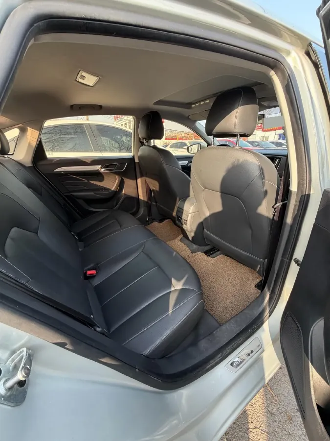 2017 Roewe i6 1.0T 125HP L3 2AT PHEV,autocango,china used car exporter,china ev exporter,chinese used car exporter,chinese used ev exporter