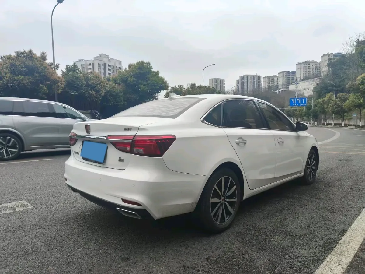 2018 Roewe i6 1.5T 169HP L4 7DCT,autocango,china used car exporter,china ev exporter,chinese used car exporter,chinese used ev exporter