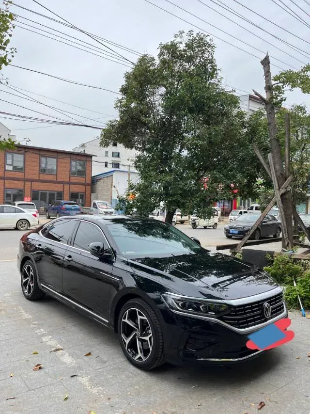 2024 Volkswagen Passat 2.0T 220HP L4 7DCT,autocango,china used car exporter,china ev exporter,chinese used car exporter,chinese used ev exporter