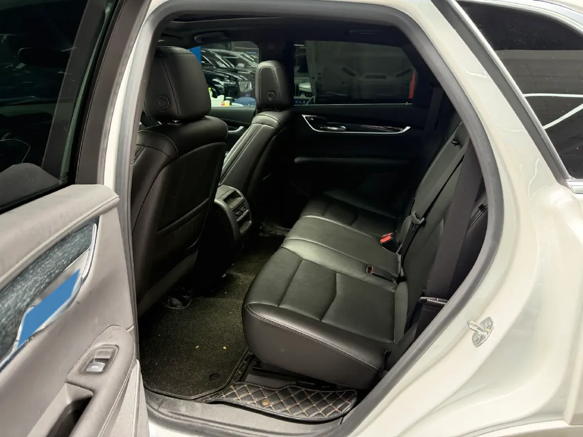 2021 Cadillac XT5 2.0T 237HP L4 9AT,autocango,china used car exporter,china ev exporter,chinese used car exporter,chinese used ev exporter