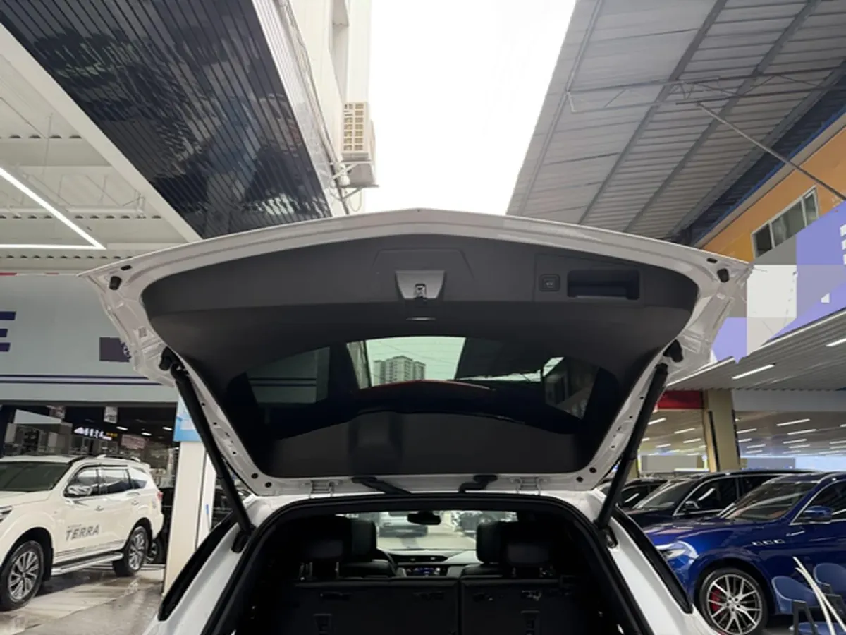 2021 Cadillac XT5 2.0T 237HP L4 9AT,autocango,china used car exporter,china ev exporter,chinese used car exporter,chinese used ev exporter