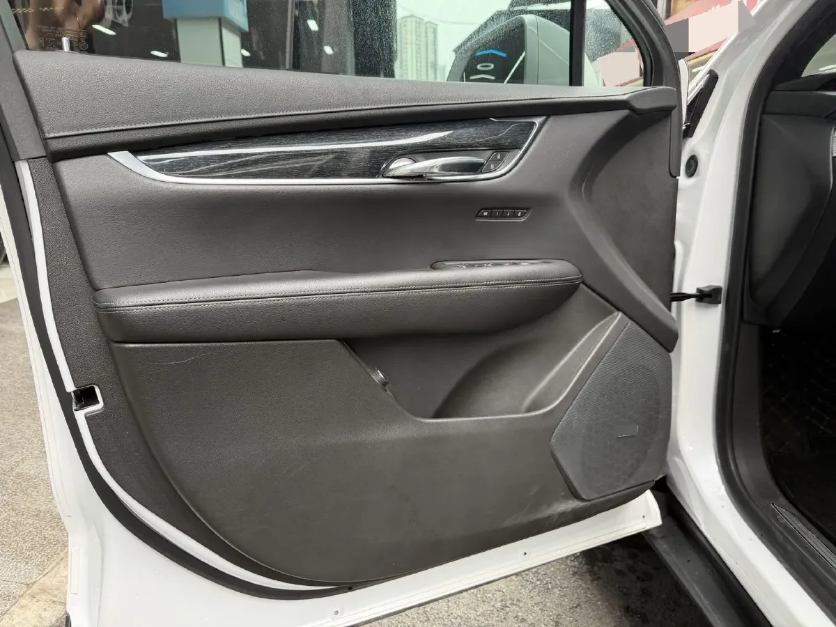 2021 Cadillac XT5 2.0T 237HP L4 9AT,autocango,china used car exporter,china ev exporter,chinese used car exporter,chinese used ev exporter