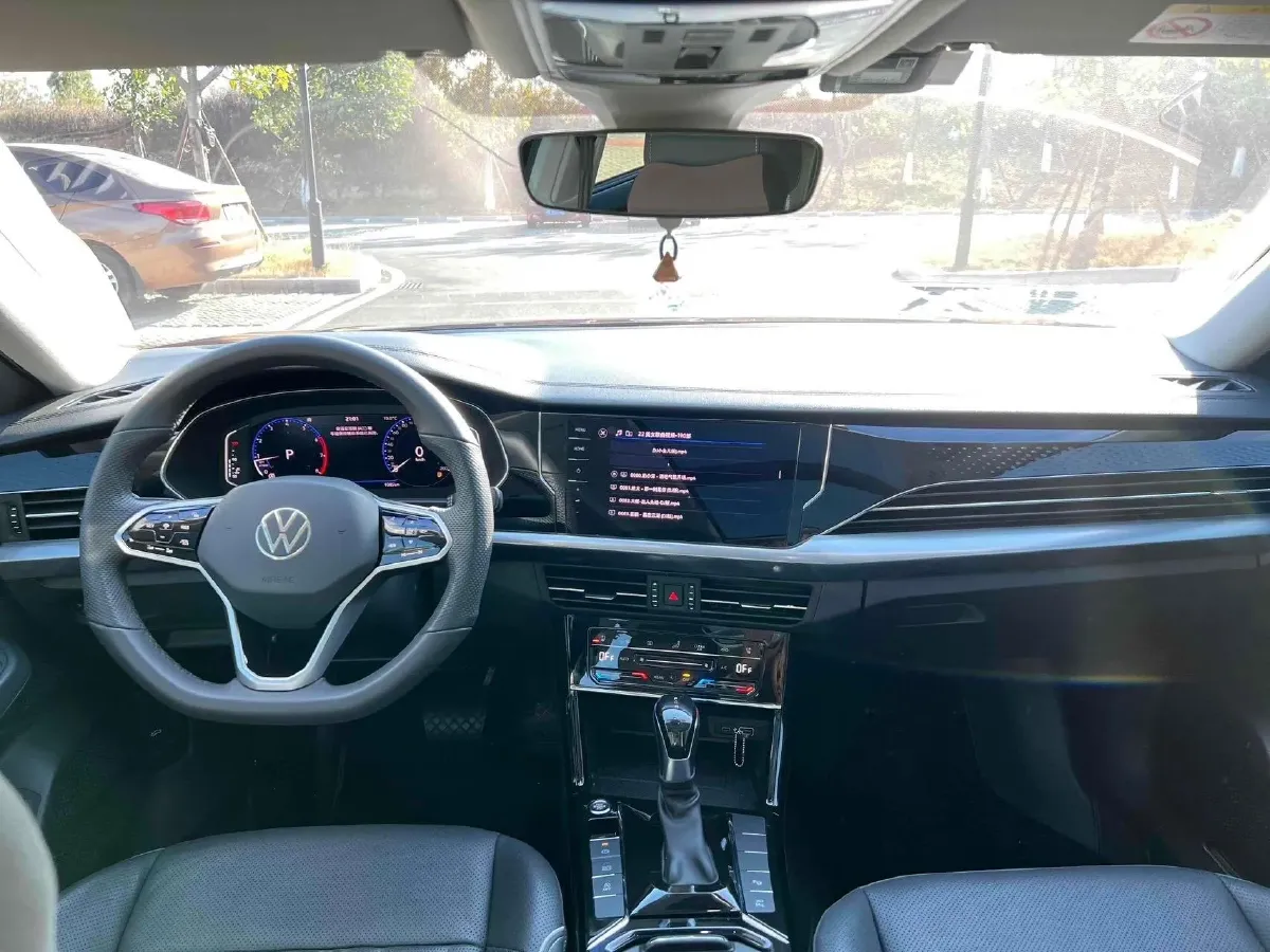 2024 Volkswagen Passat 2.0T 220HP L4 7DCT,autocango,china used car exporter,china ev exporter,chinese used car exporter,chinese used ev exporter