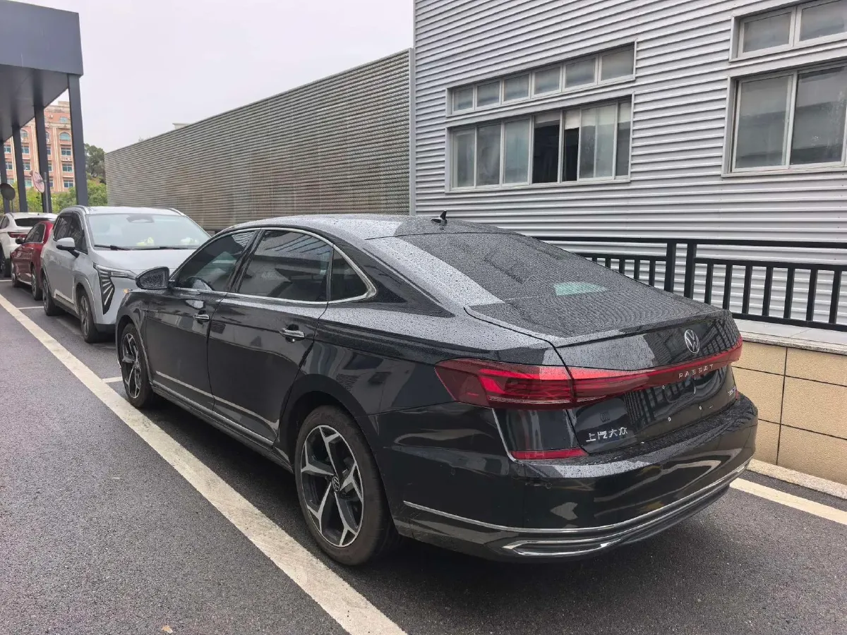 2024 Volkswagen Passat 2.0T 220HP L4 7DCT,autocango,china used car exporter,china ev exporter,chinese used car exporter,chinese used ev exporter