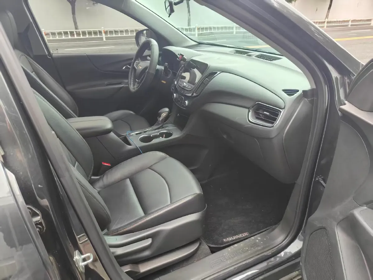 2021 Chevrolet Equinox 1.5T 169HP L4 6AT,autocango,china used car exporter,china ev exporter,chinese used car exporter,chinese used ev exporter