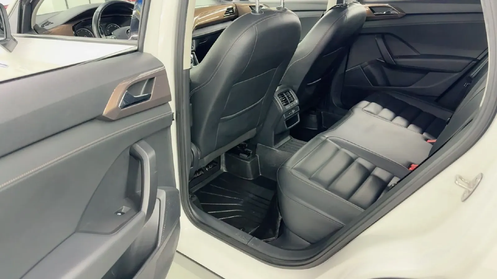 2021 Volkswagen Tharu 1.4T 150HP L4 7DCT,autocango,china used car exporter,china ev exporter,chinese used car exporter,chinese used ev exporter