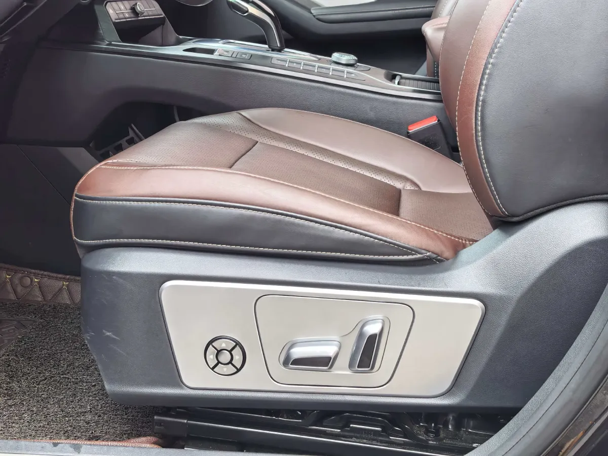 2020 WEY VV6 2.0T 227HP L4 7DCT,autocango,china used car exporter,china ev exporter,chinese used car exporter,chinese used ev exporter