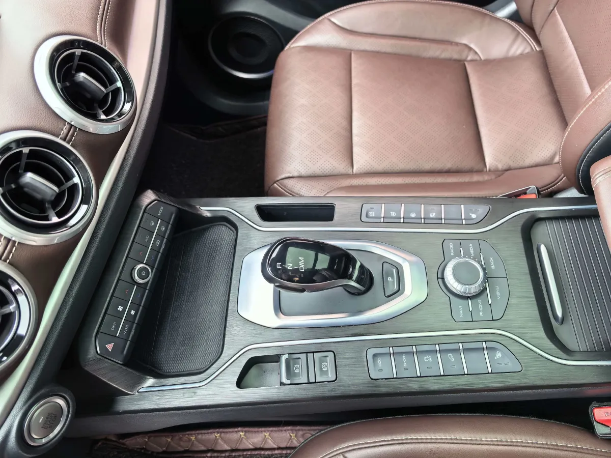 2020 WEY VV6 2.0T 227HP L4 7DCT,autocango,china used car exporter,china ev exporter,chinese used car exporter,chinese used ev exporter