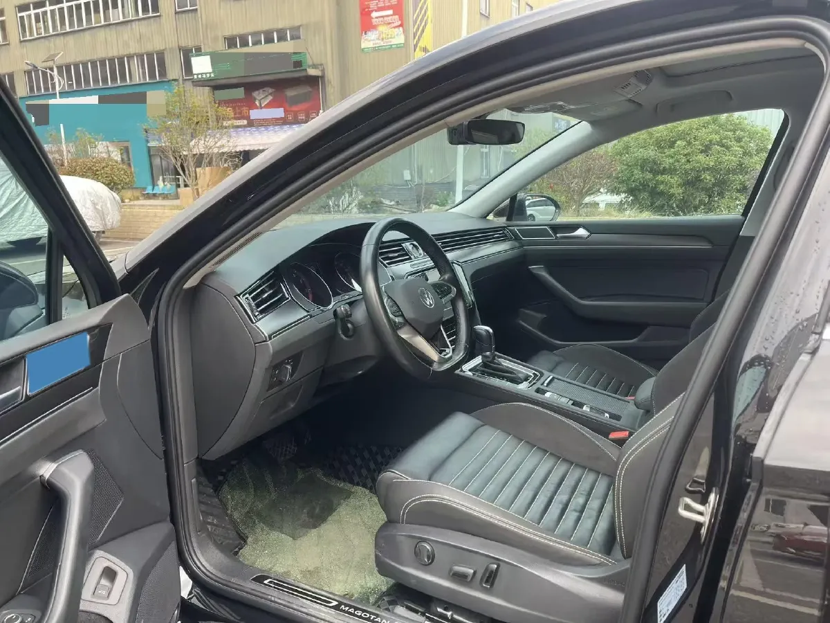 2020 Volkswagen Magotan 2.0T 186HP L4 7DCT,autocango,china used car exporter,china ev exporter,chinese used car exporter,chinese used ev exporter