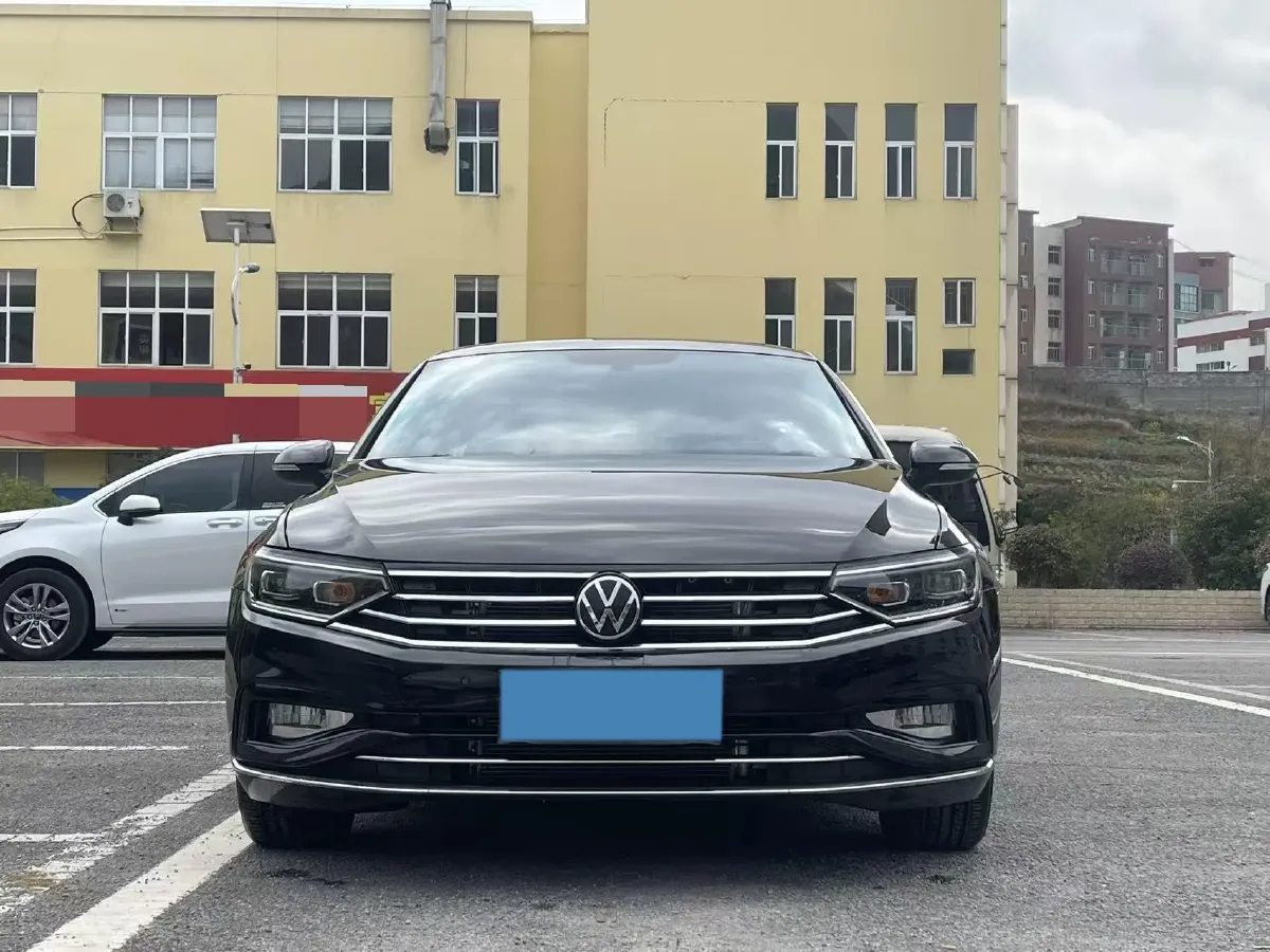2020 Volkswagen Magotan 2.0T 186HP L4 7DCT,autocango,china used car exporter,china ev exporter,chinese used car exporter,chinese used ev exporter