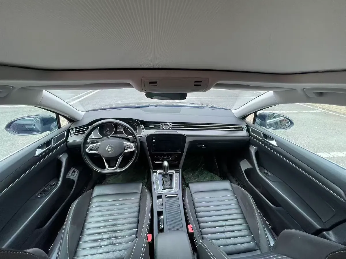 2020 Volkswagen Magotan 2.0T 186HP L4 7DCT,autocango,china used car exporter,china ev exporter,chinese used car exporter,chinese used ev exporter