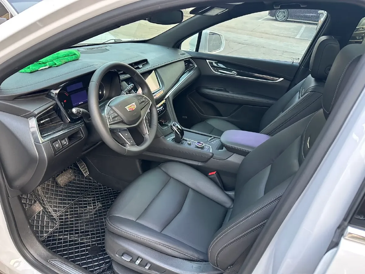 2022 Cadillac XT5 2.0T 237HP L4 9AT,autocango,china used car exporter,china ev exporter,chinese used car exporter,chinese used ev exporter