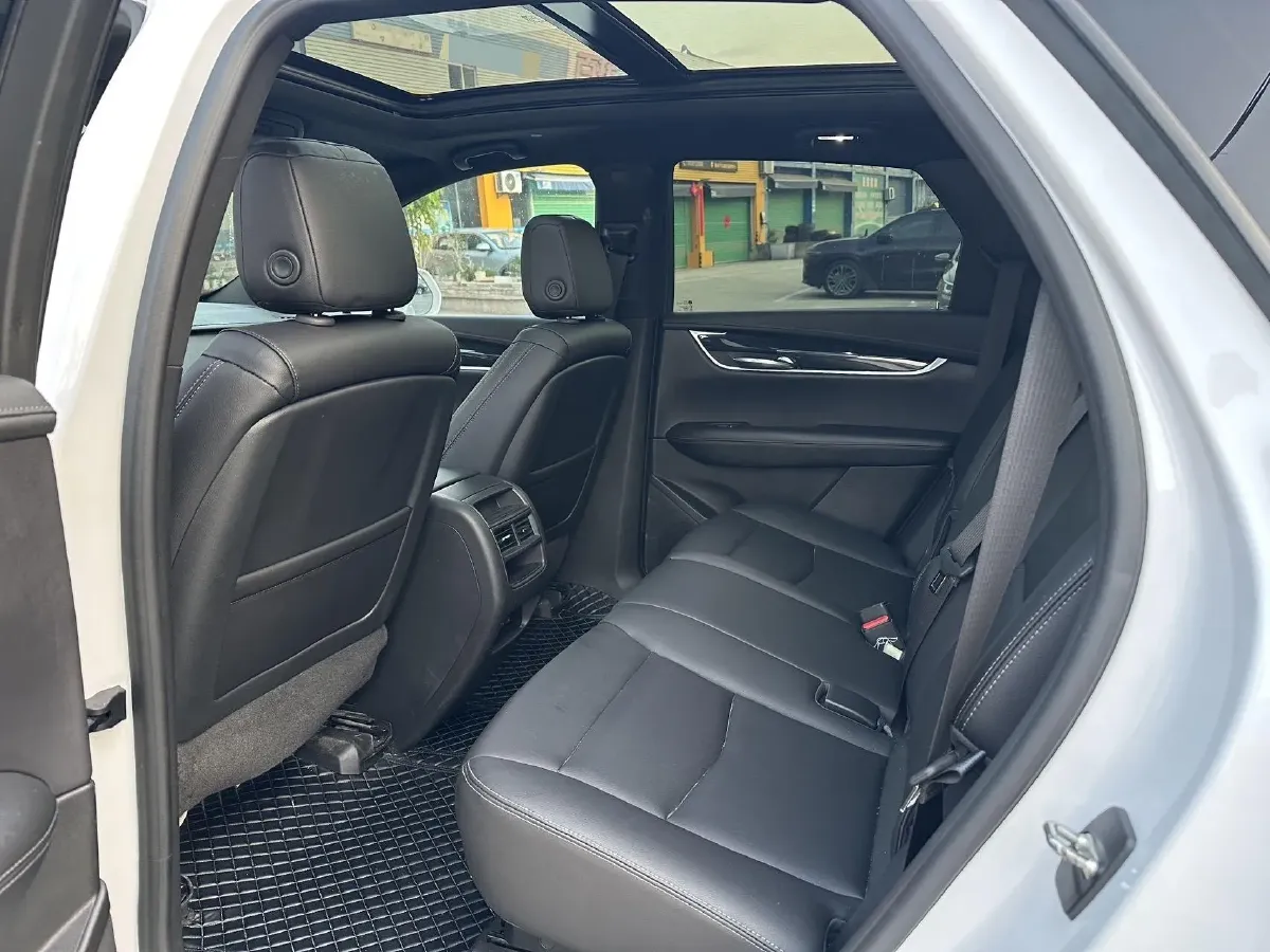 2022 Cadillac XT5 2.0T 237HP L4 9AT,autocango,china used car exporter,china ev exporter,chinese used car exporter,chinese used ev exporter