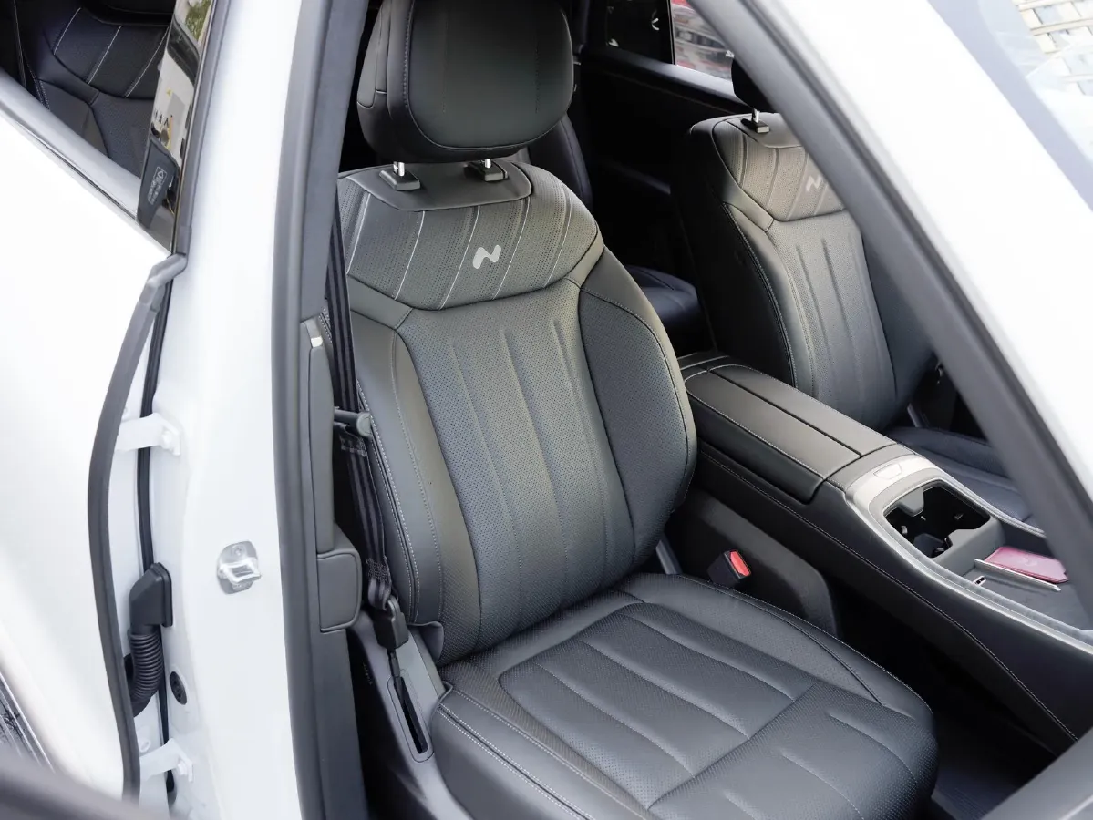 2025 ONVO L90 BEV,autocango,china used car exporter,china ev exporter,chinese used car exporter,chinese used ev exporter