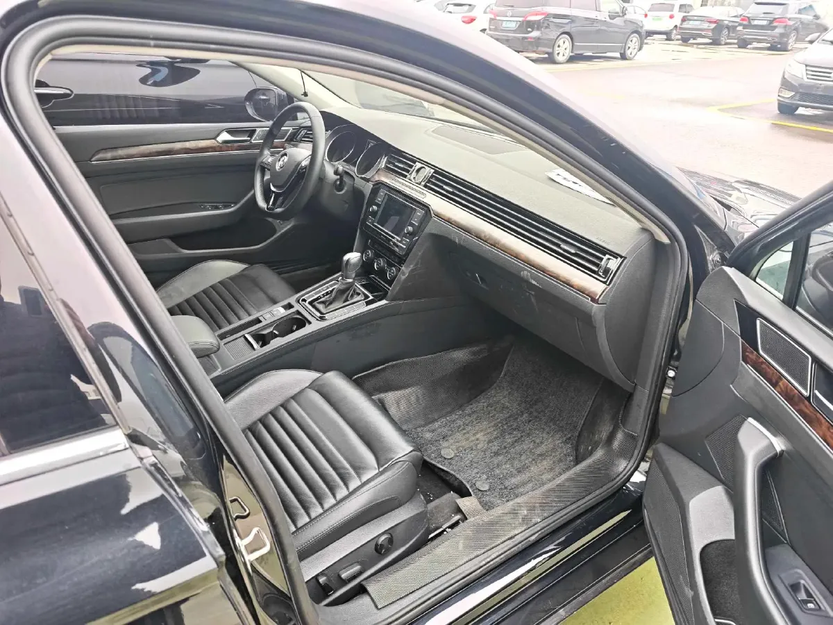 2018 Volkswagen Magotan 1.8T 180HP L4 7DCT,autocango,china used car exporter,china ev exporter,chinese used car exporter,chinese used ev exporter