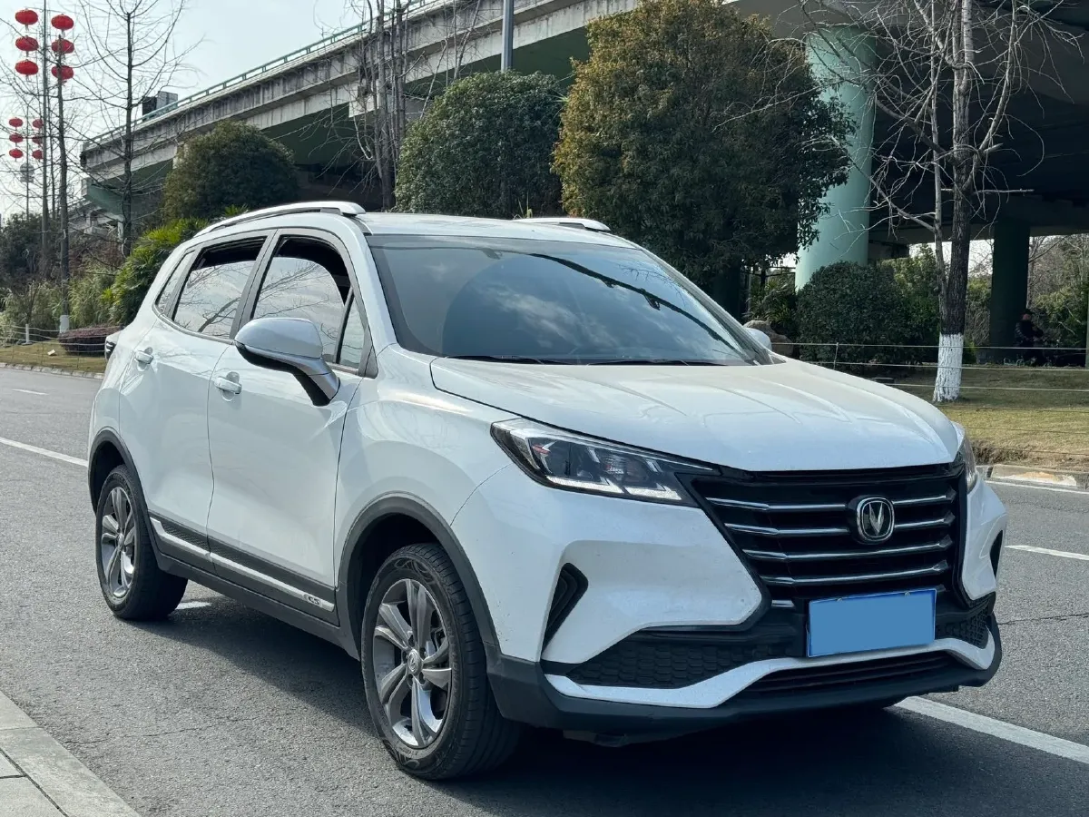 2019 ChangAn CS15 1.5L 107HP L4 5DCT,autocango,china used car exporter,china ev exporter,chinese used car exporter,chinese used ev exporter