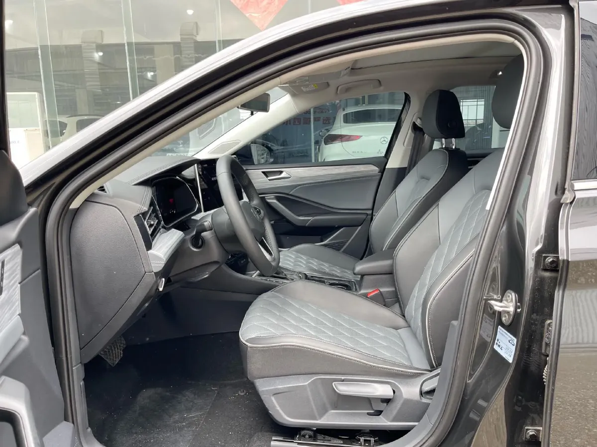 2024 Volkswagen Sagitar 1.5T 160HP L4 7DCT,autocango,china used car exporter,china ev exporter,chinese used car exporter,chinese used ev exporter