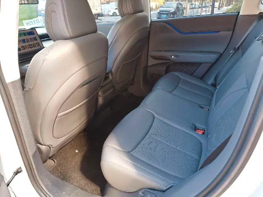 2025 Xpeng G6 BEV 68.5KWH,autocango,china used car exporter,china ev exporter,chinese used car exporter,chinese used ev exporter