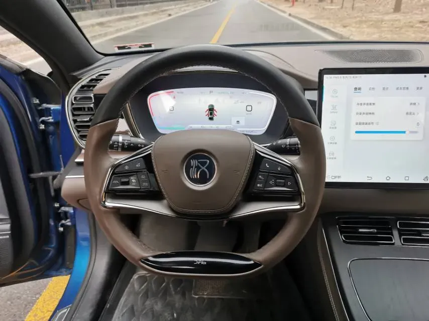 2022 Volkswagen Tiguan L 2.0T 186HP L4 7DCT,autocango,china used car exporter,china ev exporter,chinese used car exporter,chinese used ev exporter