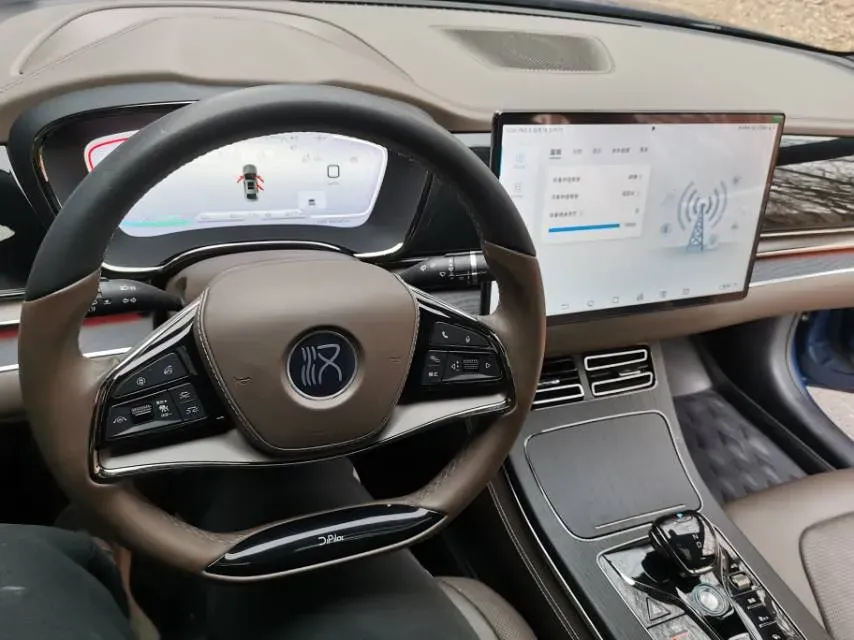 2022 Volkswagen Tiguan L 2.0T 186HP L4 7DCT,autocango,china used car exporter,china ev exporter,chinese used car exporter,chinese used ev exporter