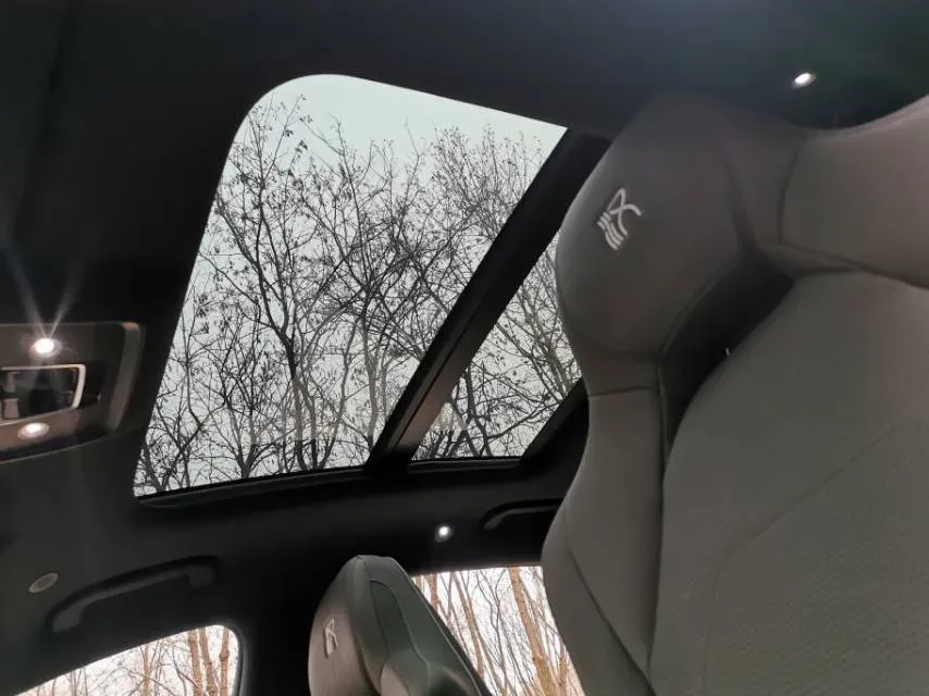 2022 Volkswagen Tiguan L 2.0T 186HP L4 7DCT,autocango,china used car exporter,china ev exporter,chinese used car exporter,chinese used ev exporter