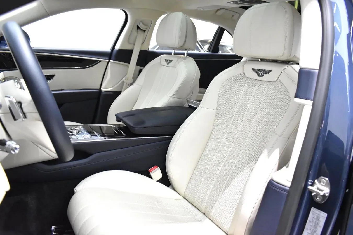 2020 Bentley Flying Spur 6.0T 635HP W12 8DCT,autocango,china used car exporter,china ev exporter,chinese used car exporter,chinese used ev exporter