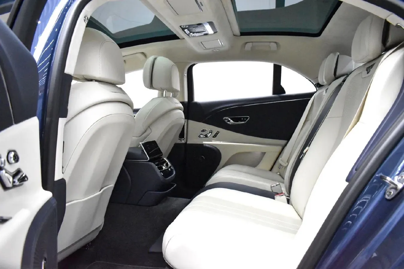 2020 Bentley Flying Spur 6.0T 635HP W12 8DCT,autocango,china used car exporter,china ev exporter,chinese used car exporter,chinese used ev exporter