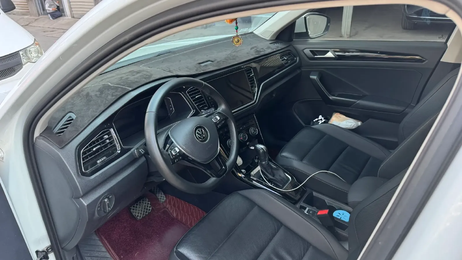 2021 Volkswagen T-Roc 1.4T 150HP L4 7DCT,autocango,china used car exporter,china ev exporter,chinese used car exporter,chinese used ev exporter