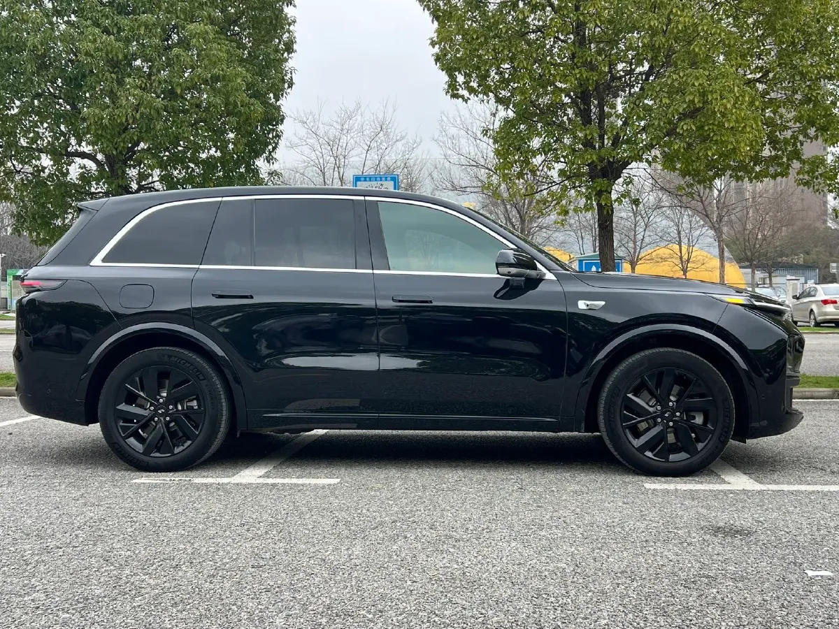 2023 Li L8 Range Extended 154HP REEV 40.9KWH,autocango,china used car exporter,china ev exporter,chinese used car exporter,chinese used ev exporter