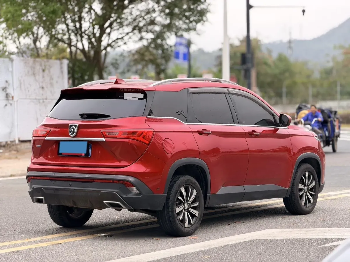 2018 BaoJun 530 1.5T 150HP L4 6DCT,autocango,china used car exporter,china ev exporter,chinese used car exporter,chinese used ev exporter