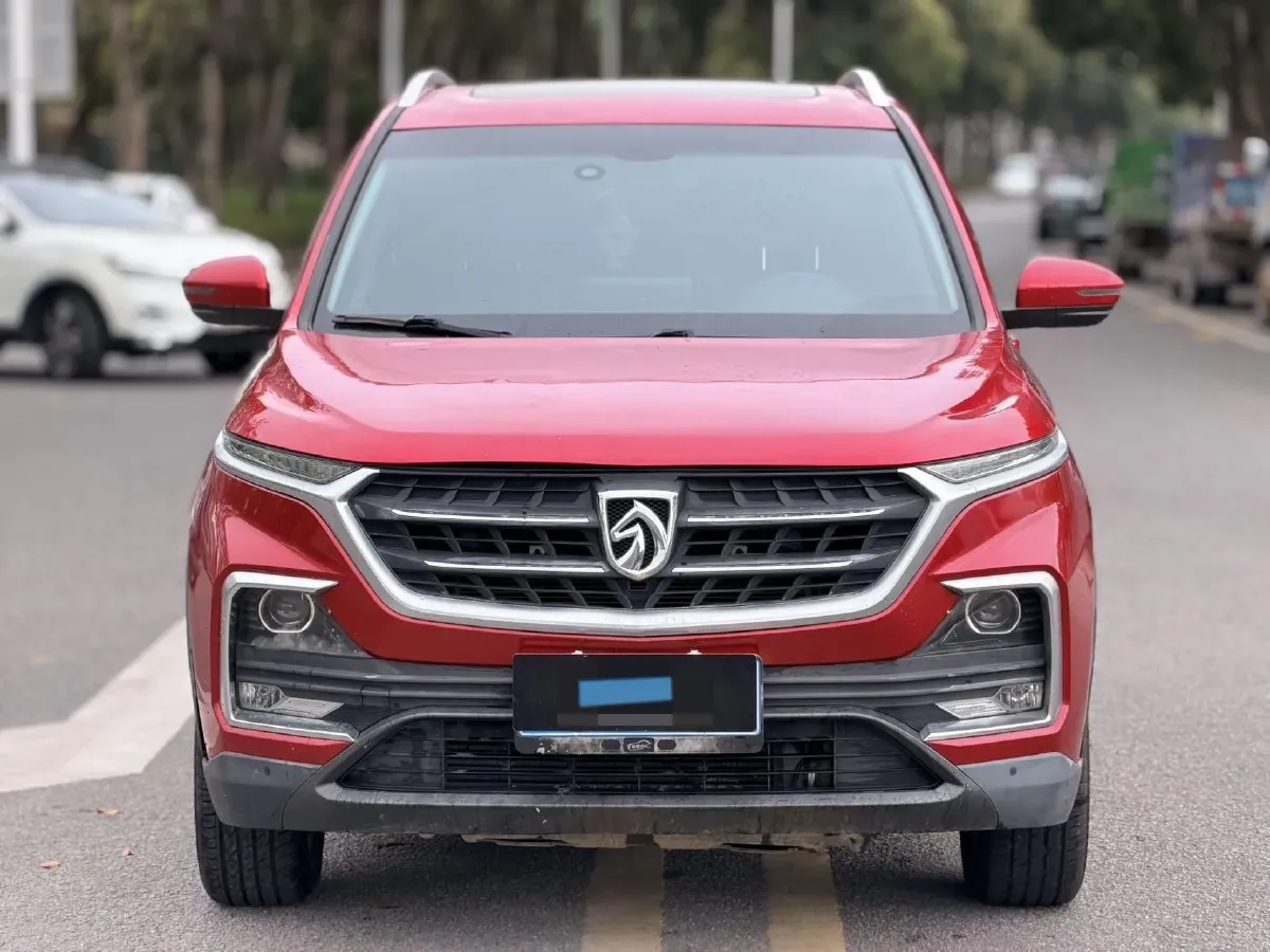 2018 BaoJun 530 1.5T 150HP L4 6DCT,autocango,china used car exporter,china ev exporter,chinese used car exporter,chinese used ev exporter