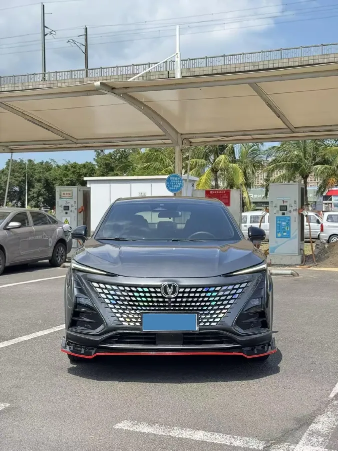 2022 ChangAn UNI-T 1.5T 188HP L4 7DCT,autocango,china used car exporter,china ev exporter,chinese used car exporter,chinese used ev exporter