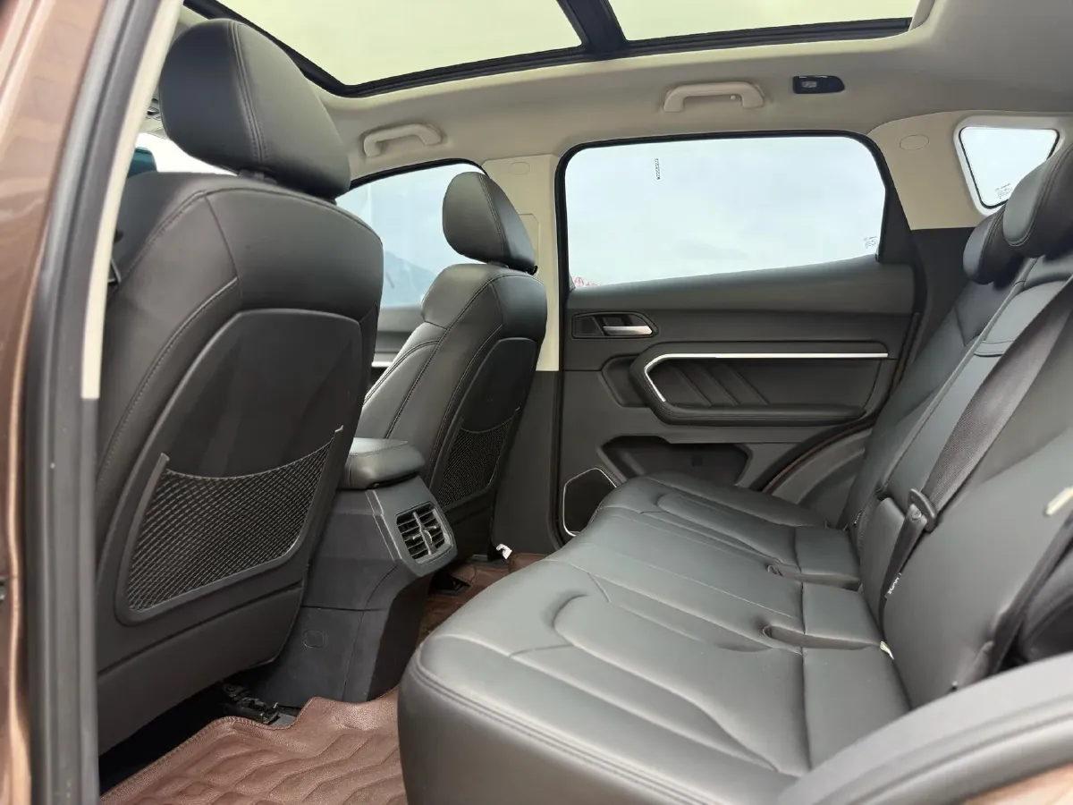 2017 Haval H6 2.0T 197HP L4 7DCT,autocango,china used car exporter,china ev exporter,chinese used car exporter,chinese used ev exporter