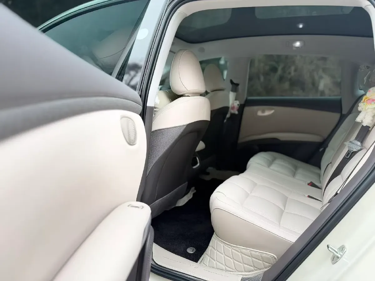 2025 IM LS6 BEV 75KWH,autocango,china used car exporter,china ev exporter,chinese used car exporter,chinese used ev exporter