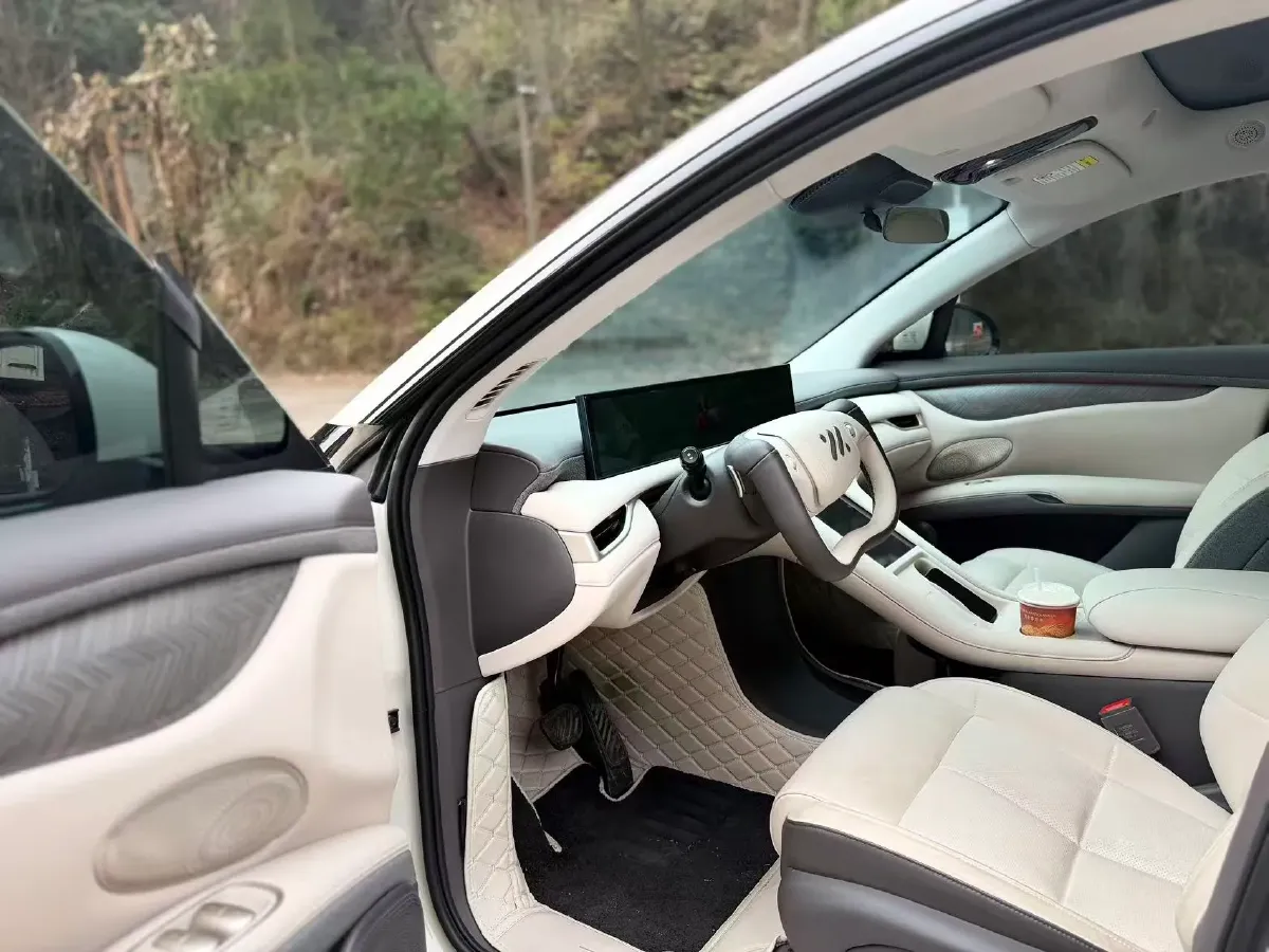 2025 IM LS6 BEV 75KWH,autocango,china used car exporter,china ev exporter,chinese used car exporter,chinese used ev exporter