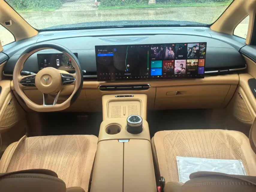 2025 Voyah Dream BEV 108.7KWH,autocango,china used car exporter,china ev exporter,chinese used car exporter,chinese used ev exporter