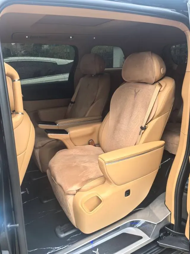 2025 Voyah Dream BEV 108.7KWH,autocango,china used car exporter,china ev exporter,chinese used car exporter,chinese used ev exporter