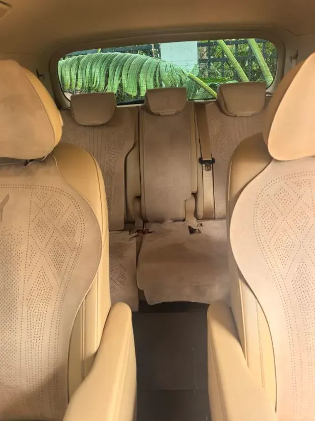 2025 Voyah Dream BEV 108.7KWH,autocango,china used car exporter,china ev exporter,chinese used car exporter,chinese used ev exporter