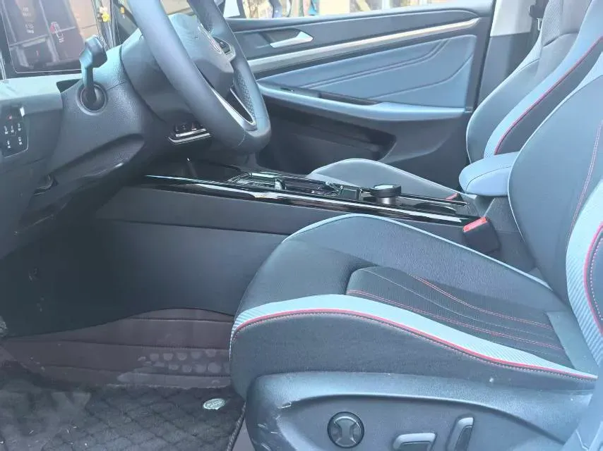 2024 Volkswagen Lamando 1.4T 150HP L4 7DCT,autocango,china used car exporter,china ev exporter,chinese used car exporter,chinese used ev exporter