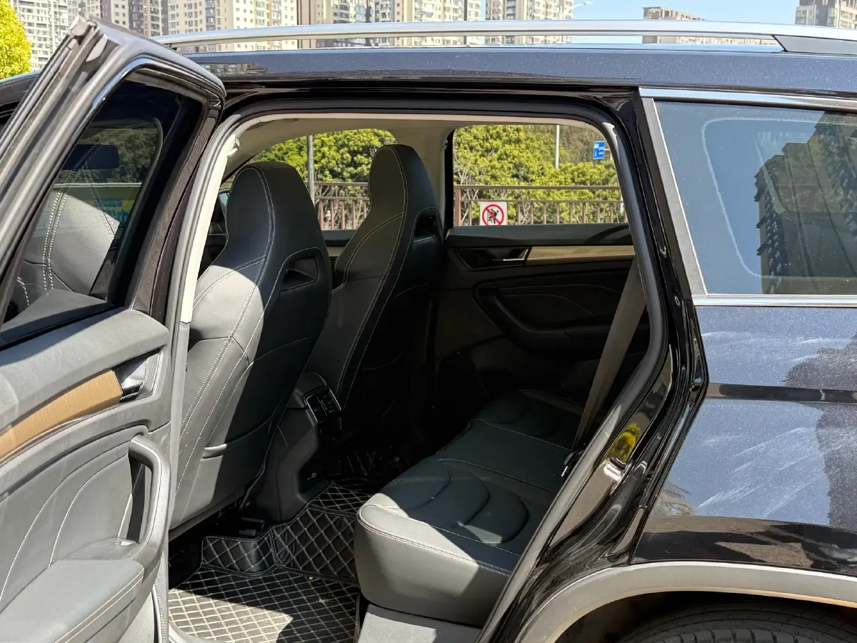 2023 Skoda Kodiak 2.0T 186HP L4 7DCT,autocango,china used car exporter,china ev exporter,chinese used car exporter,chinese used ev exporter