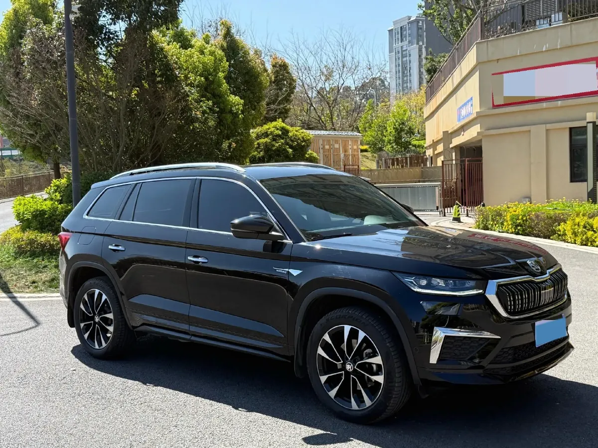 2023 Skoda Kodiak 2.0T 186HP L4 7DCT,autocango,china used car exporter,china ev exporter,chinese used car exporter,chinese used ev exporter