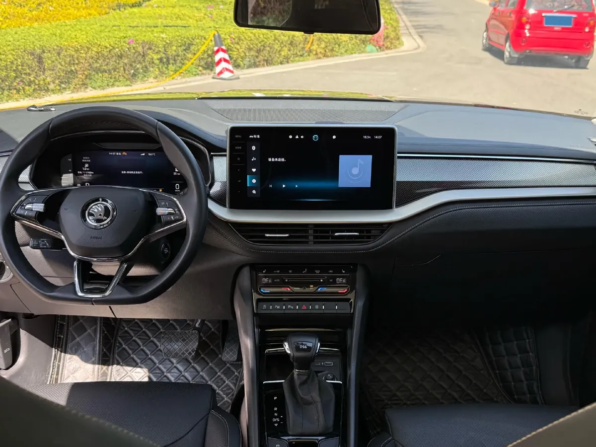 2023 Skoda Kodiak 2.0T 186HP L4 7DCT,autocango,china used car exporter,china ev exporter,chinese used car exporter,chinese used ev exporter