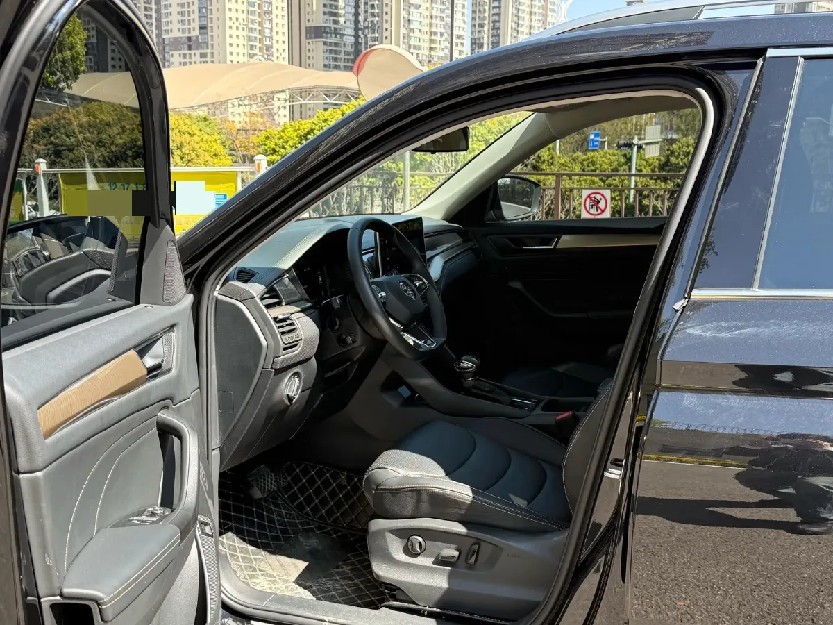 2023 Skoda Kodiak 2.0T 186HP L4 7DCT,autocango,china used car exporter,china ev exporter,chinese used car exporter,chinese used ev exporter