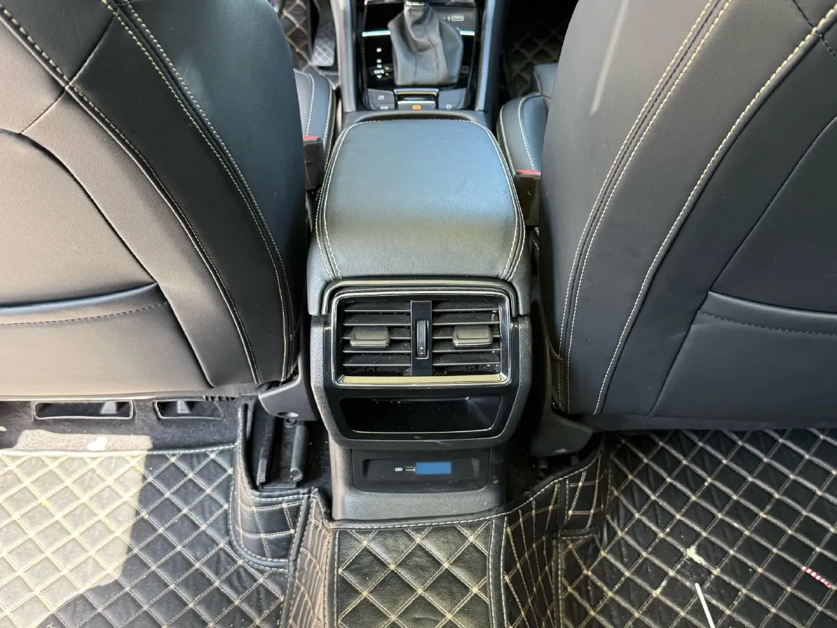 2023 Skoda Kodiak 2.0T 186HP L4 7DCT,autocango,china used car exporter,china ev exporter,chinese used car exporter,chinese used ev exporter