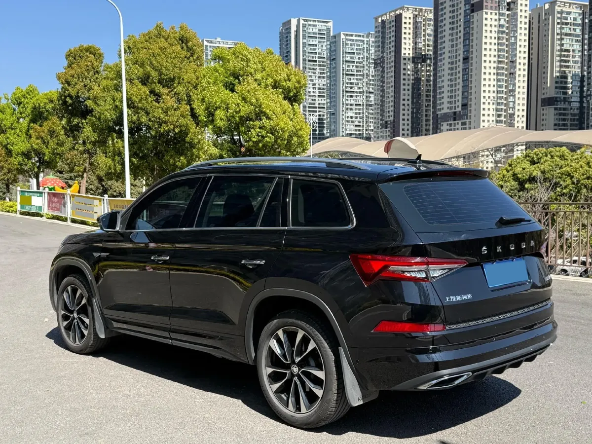 2023 Skoda Kodiak 2.0T 186HP L4 7DCT,autocango,china used car exporter,china ev exporter,chinese used car exporter,chinese used ev exporter
