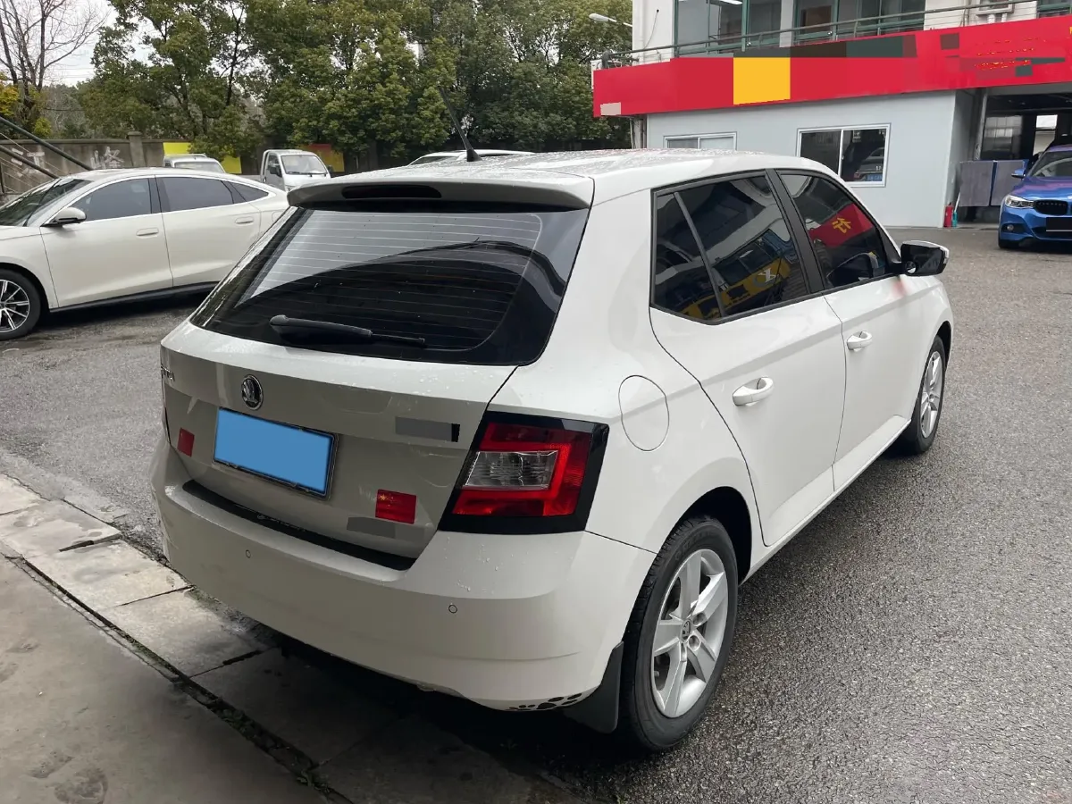 2017 Skoda Fabia 1.4L 90HP L4 6AT,autocango,china used car exporter,china ev exporter,chinese used car exporter,chinese used ev exporter