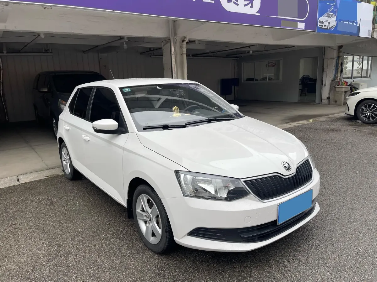 2017 Skoda Fabia 1.4L 90HP L4 6AT,autocango,china used car exporter,china ev exporter,chinese used car exporter,chinese used ev exporter