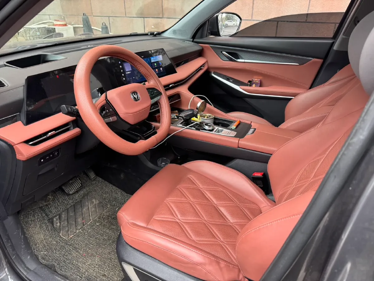 2023 ChangAn CS75 Plus 1.5T 188HP L4 8AT,autocango,china used car exporter,china ev exporter,chinese used car exporter,chinese used ev exporter