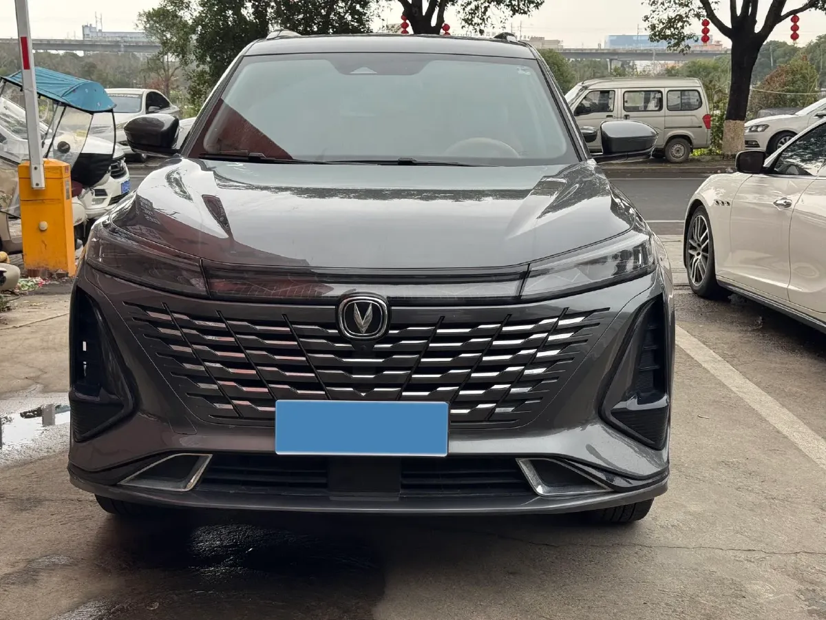 2023 ChangAn CS75 Plus 1.5T 188HP L4 8AT,autocango,china used car exporter,china ev exporter,chinese used car exporter,chinese used ev exporter